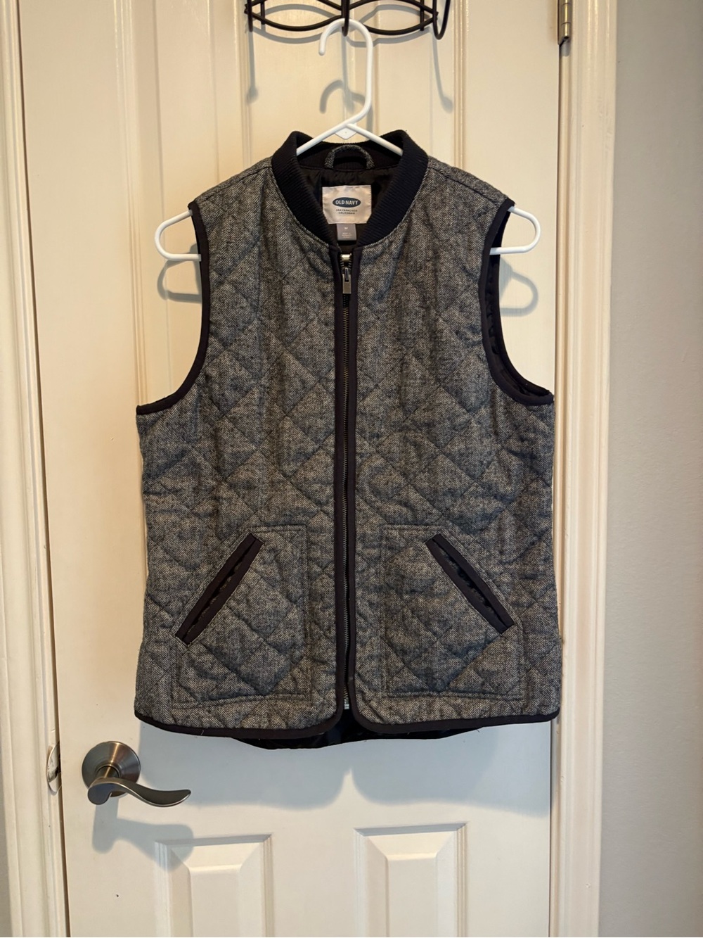 Old Navy Quilted Heather Gray Sleeveless Vest